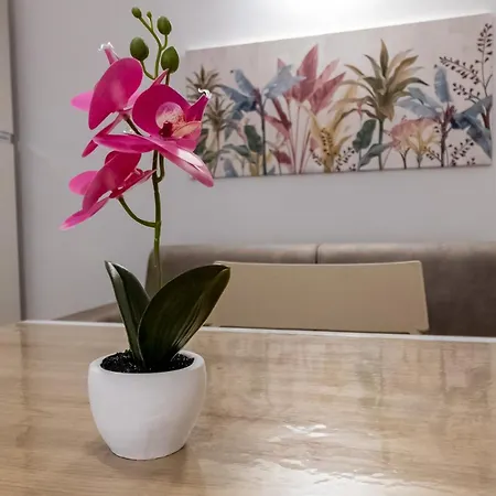 Apartment Dante 434 *